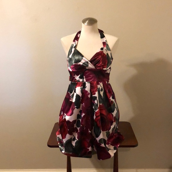 Ruby Rox Dresses & Skirts - Floral dress. Size 5 in women’s